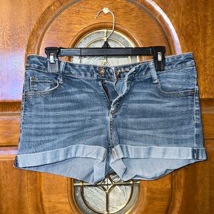 Junior Arizona jean shorts size 11.